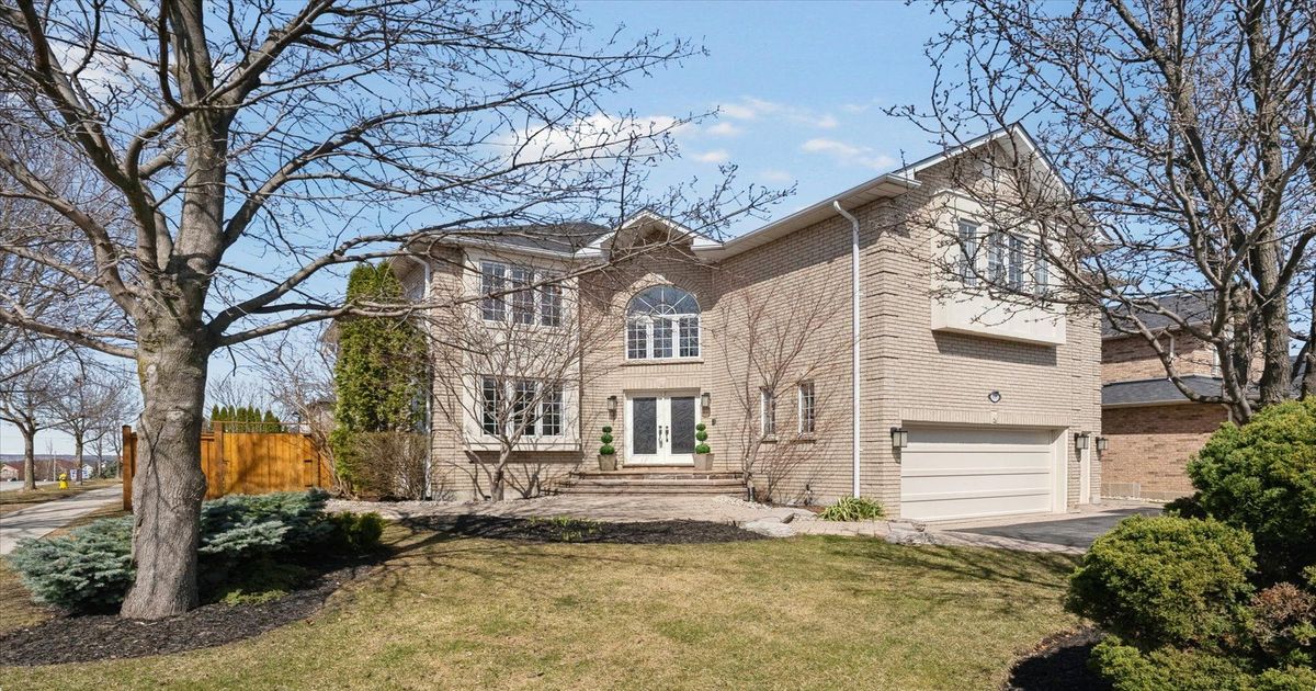 135 Sanibel Crescent Vaughan