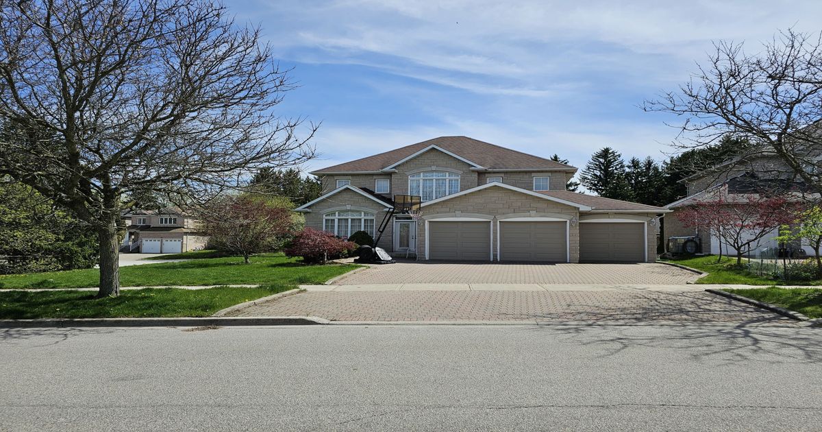 13 Edgecombe Court Markham