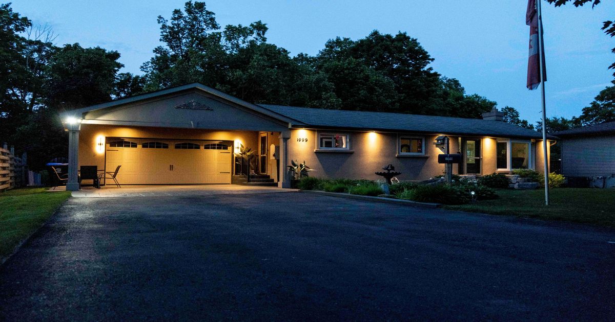 1999 Mountbatten Avenue Innisfil