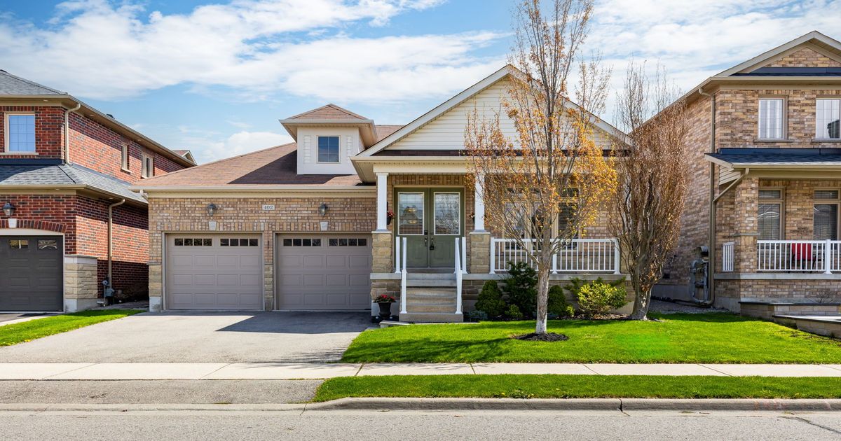 402 Kwapis Boulevard Newmarket