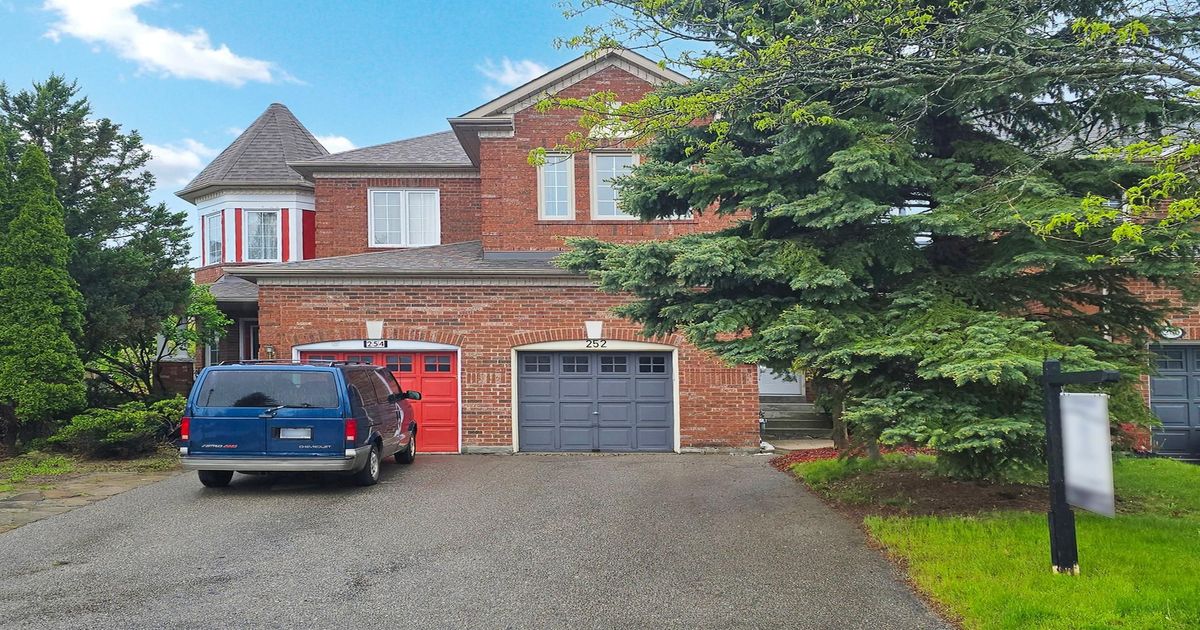 252 Denise Circle Newmarket