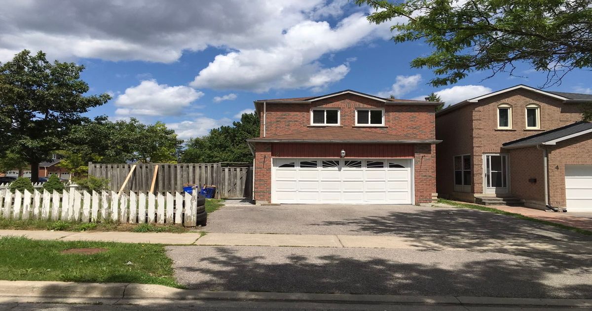 2 Laguna Crescent Markham