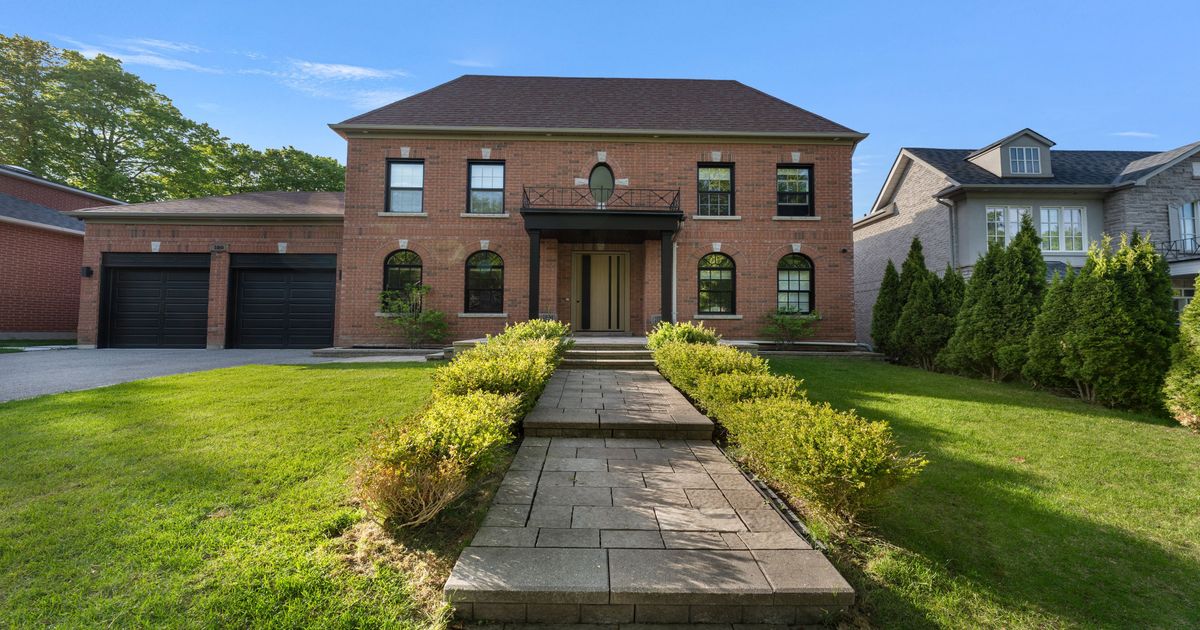 100 Willis Drive Aurora