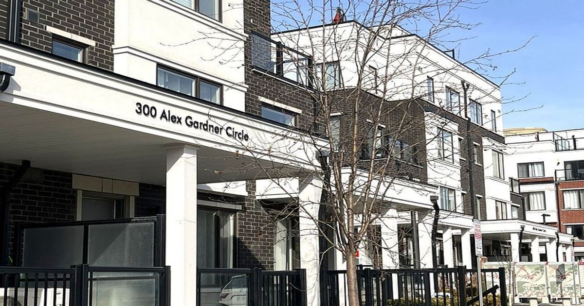 300 Alex Gardner Circle Aurora