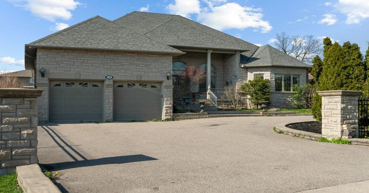 22 Garden Avenue Richmond Hill