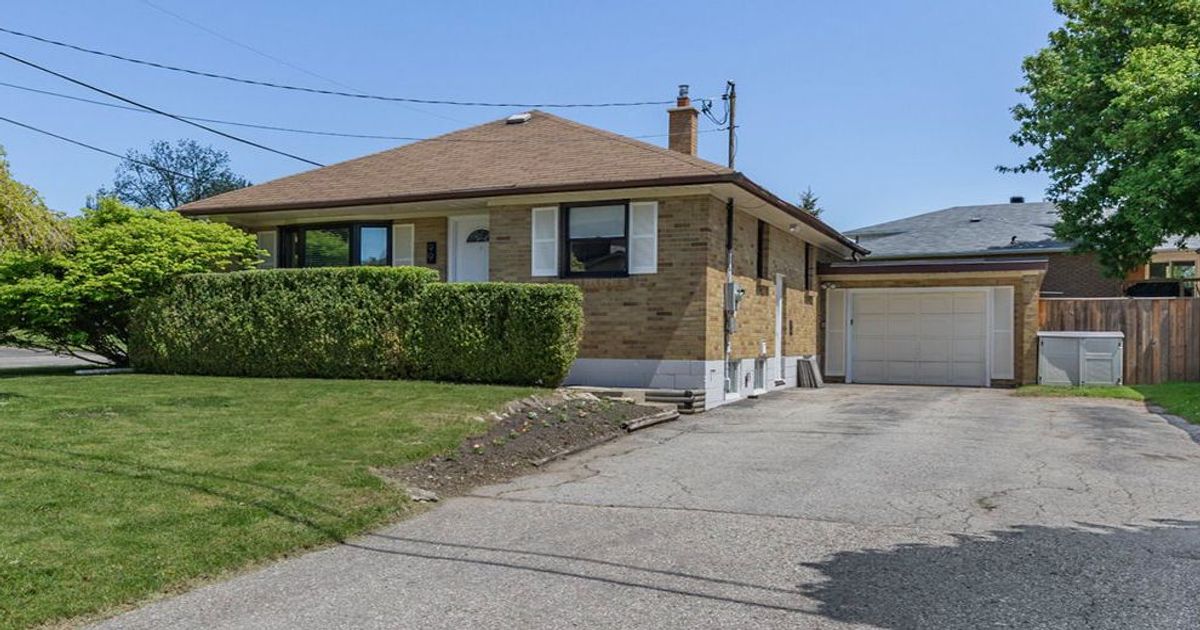 99 Thornton Avenue Bradford West Gwillimbury
