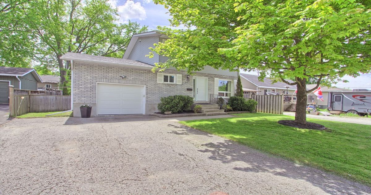 267 Cedarholme Avenue Georgina
