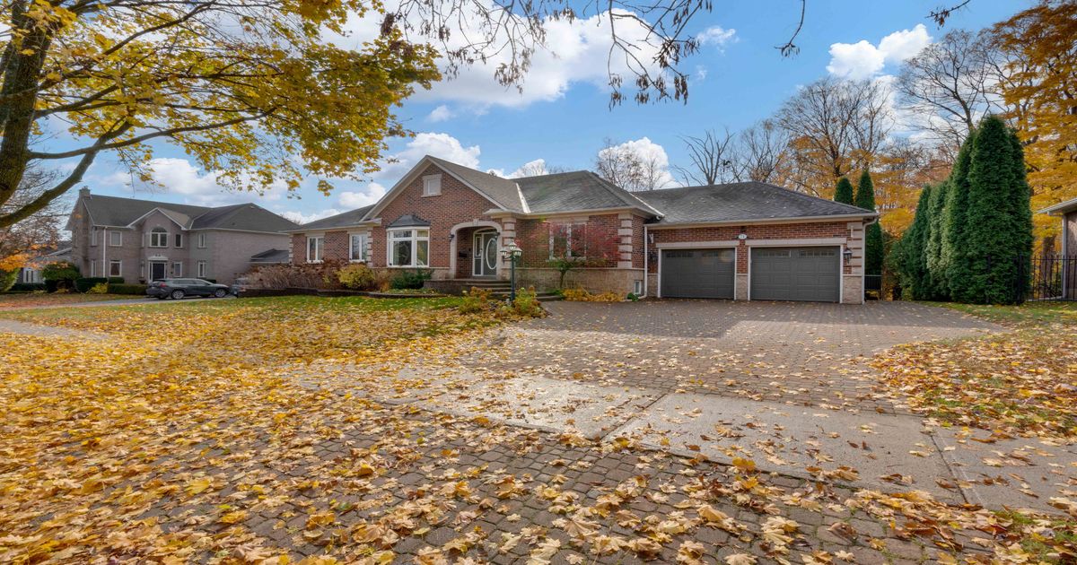 71 Willow Farm Lane Aurora