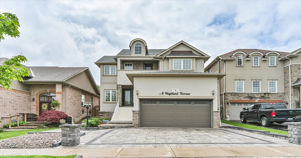 8 Highland Terrace Bradford West Gwillimbury