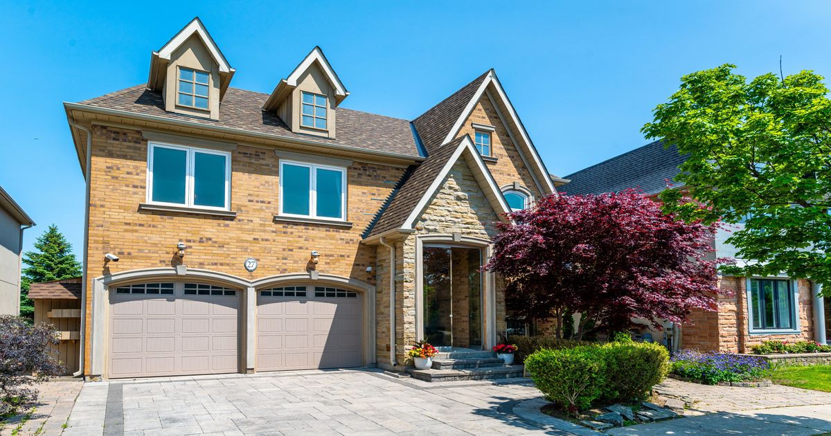 27 Ormsby Court Richmond Hill