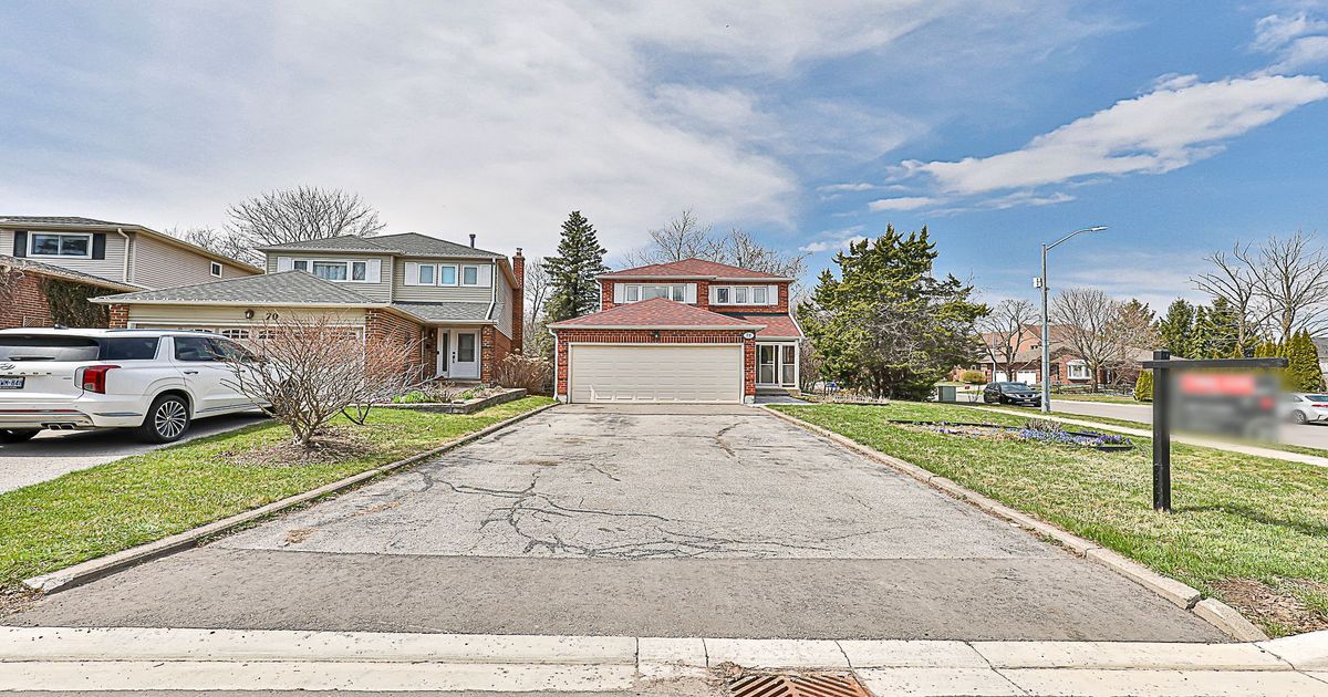 72 Seaton Drive Aurora