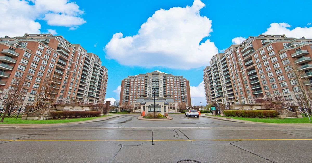 310 Red Maple Road Richmond Hill