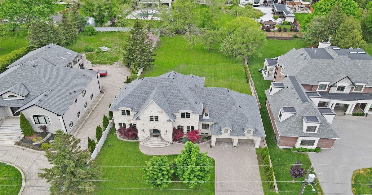 35 Boyle Drive Richmond Hill