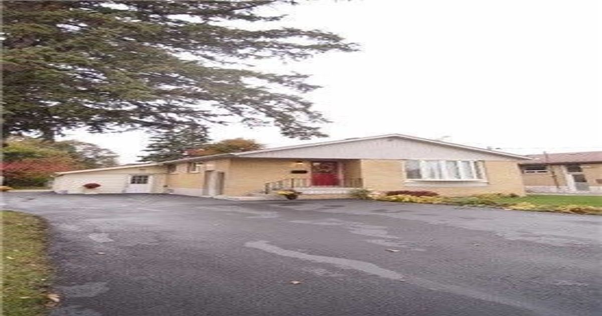 8 Corbett Crescent Aurora