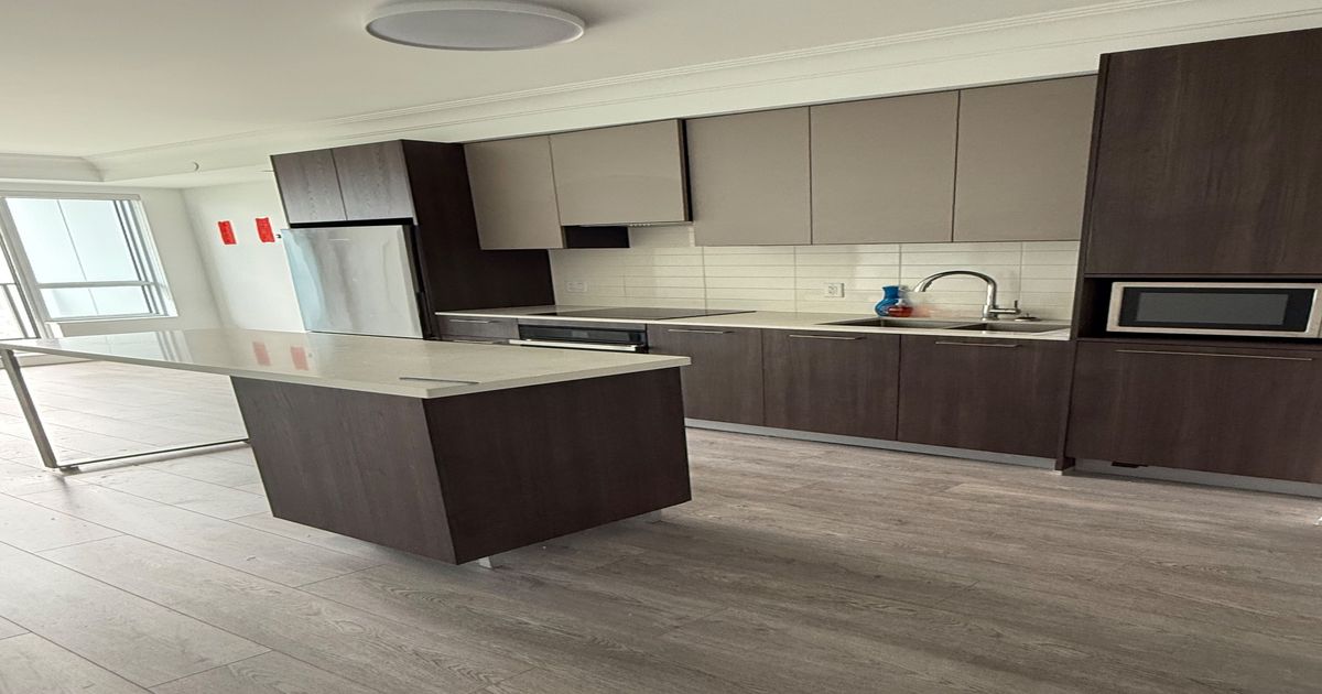 8 WATER WALK DR Drive Markham