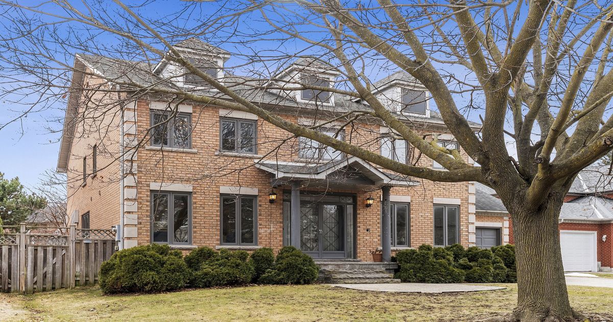 16 Eastgate Crescent Richmond Hill