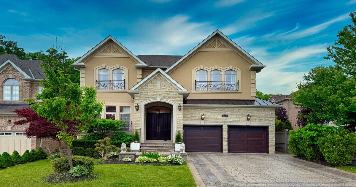 283 Lady Valentina Avenue Vaughan