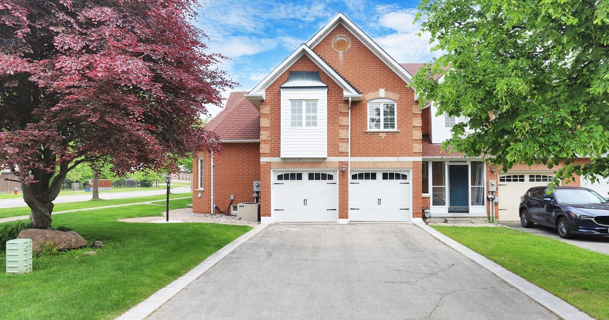 2 Royal Chapin Crescent Richmond Hill