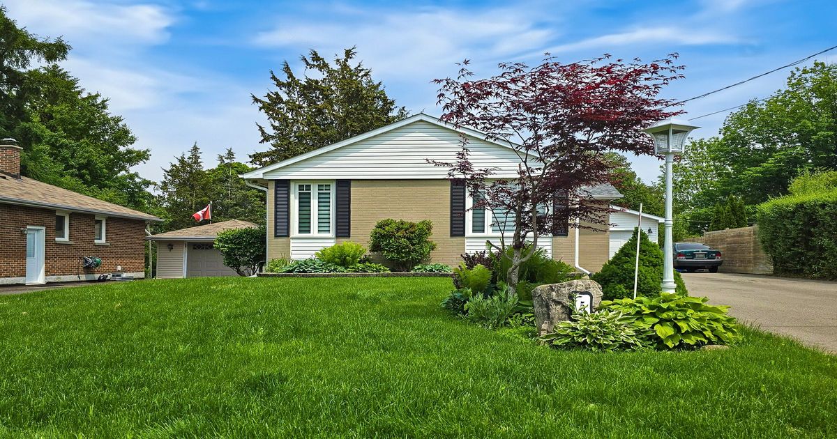 5 Wenderly Drive Aurora