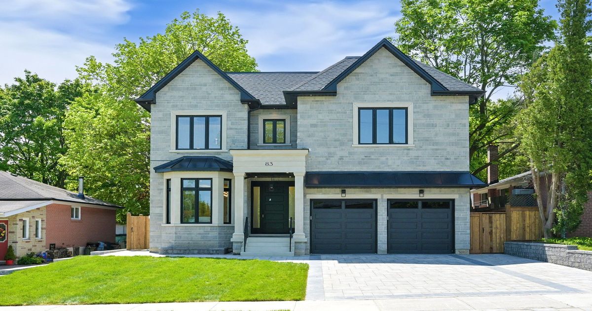 83 Richardson Drive Aurora