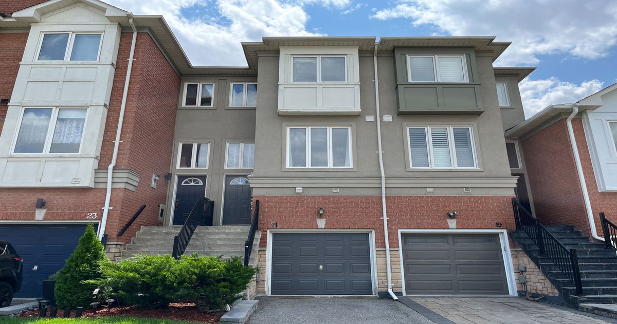 21 Coburg Crescent Richmond Hill
