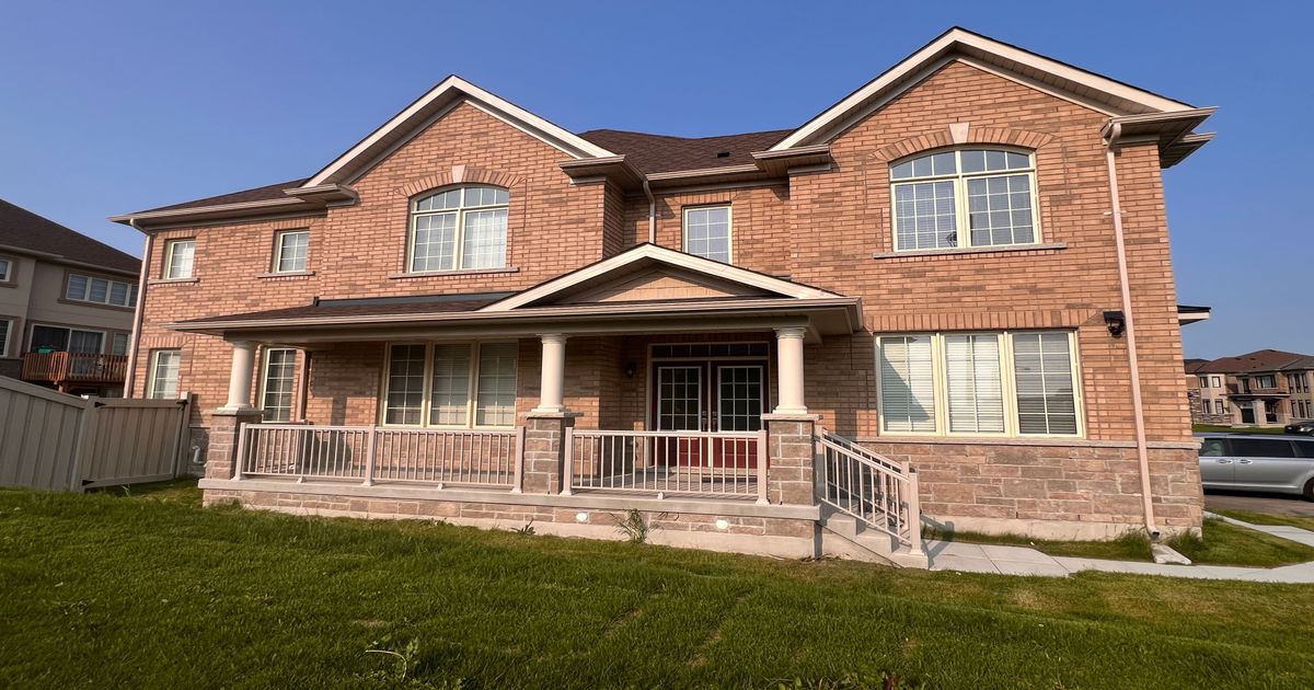 2 KENNETH ROGERS Crescent East Gwillimbury