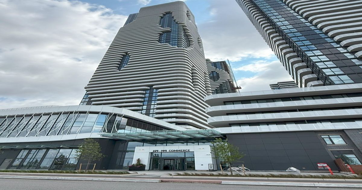 225 Commerce St Street Vaughan