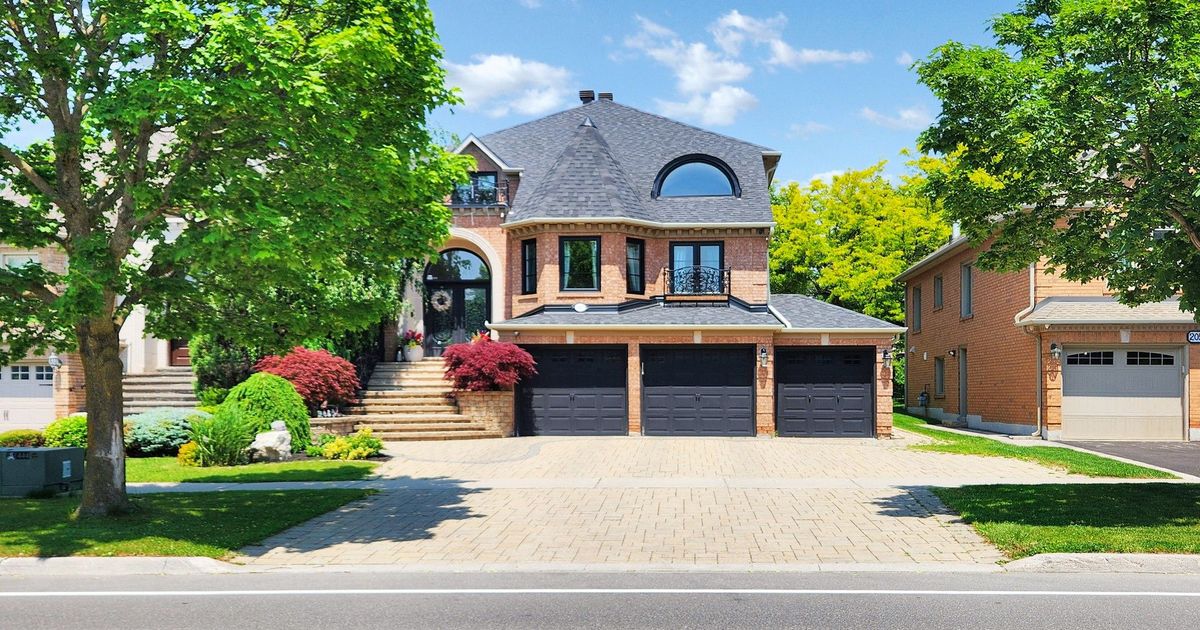 207 Shaftsbury Avenue Richmond Hill