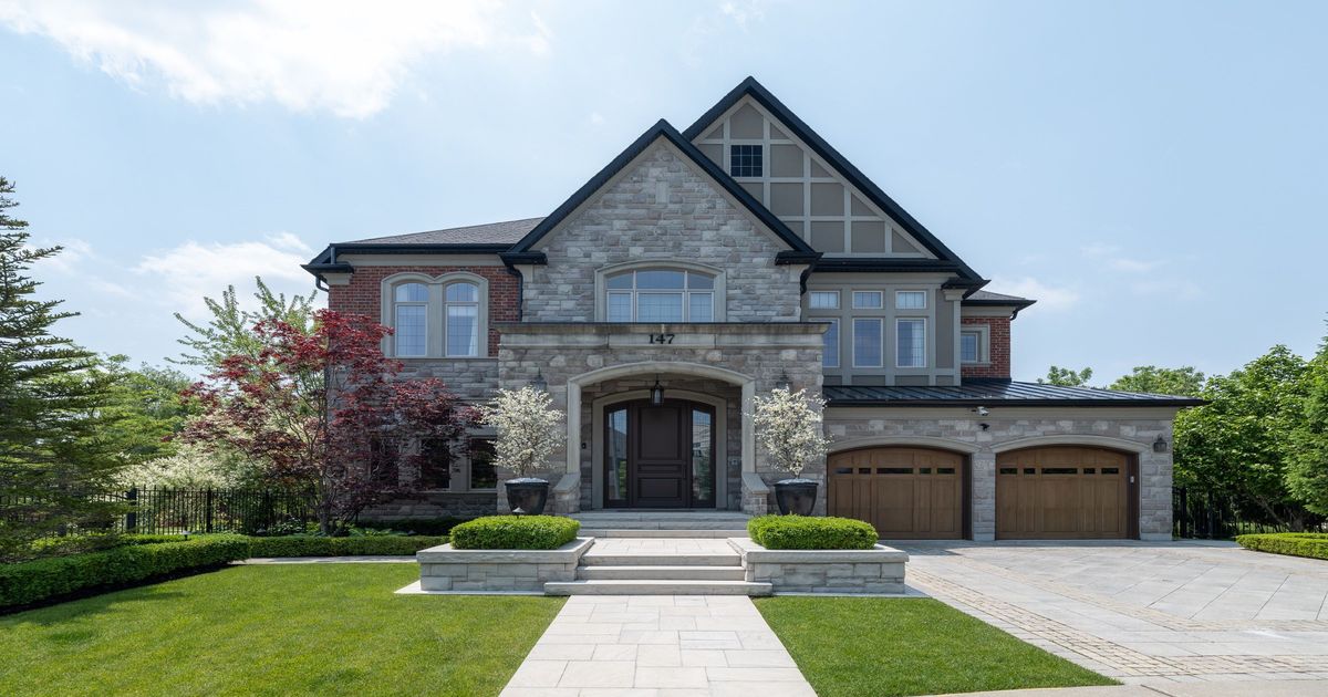 147 Cooks Mill Crescent Vaughan