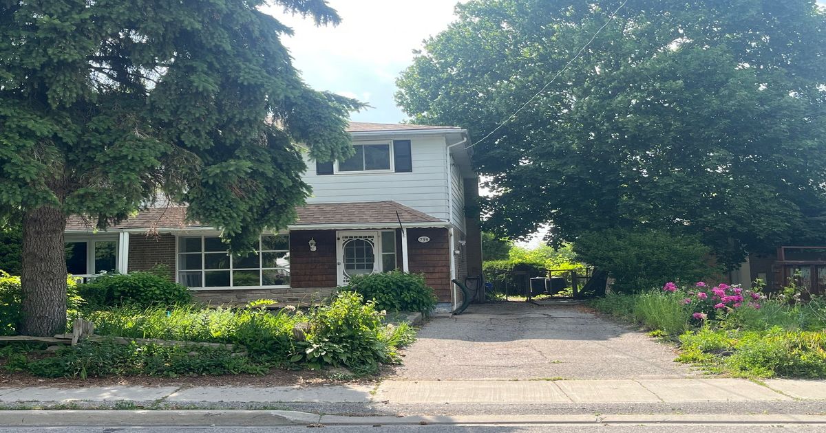 739 Sunnypoint Drive Newmarket