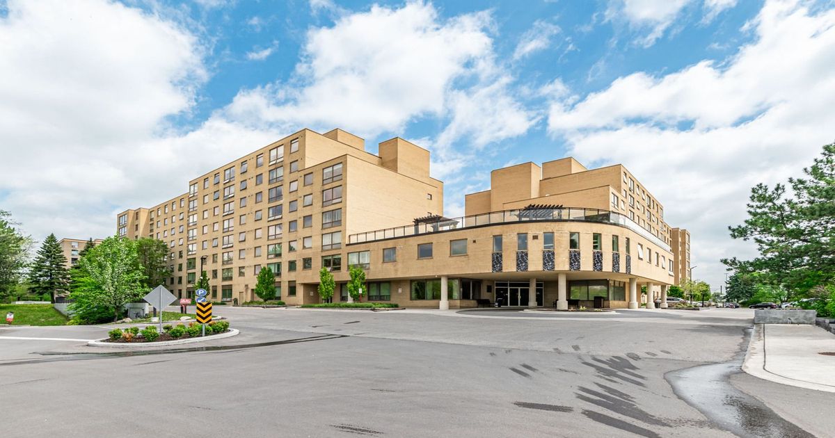 326 Major Mackenzie Drive E Richmond Hill