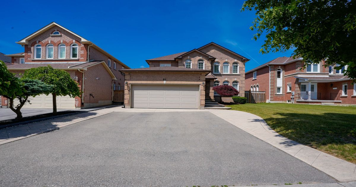 81 DEIB Crescent Markham