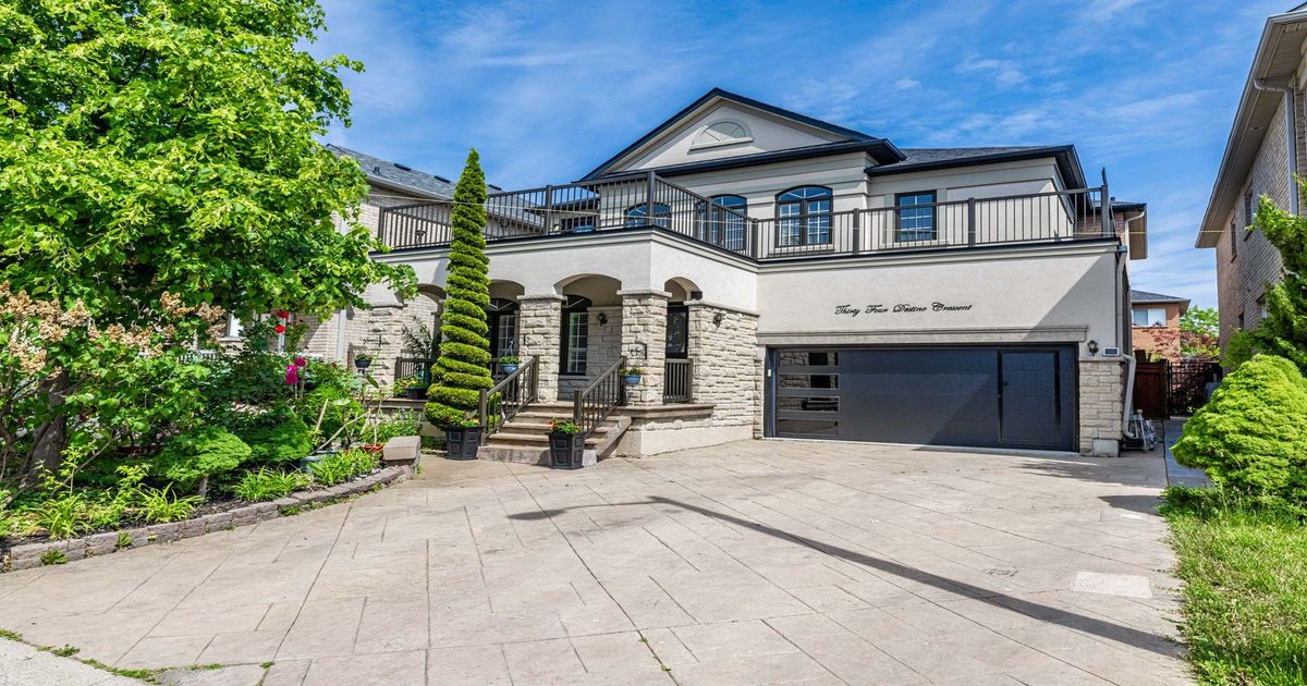 34 Destino Crescent Vaughan