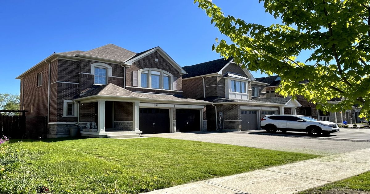40 Briarfield Avenue East Gwillimbury