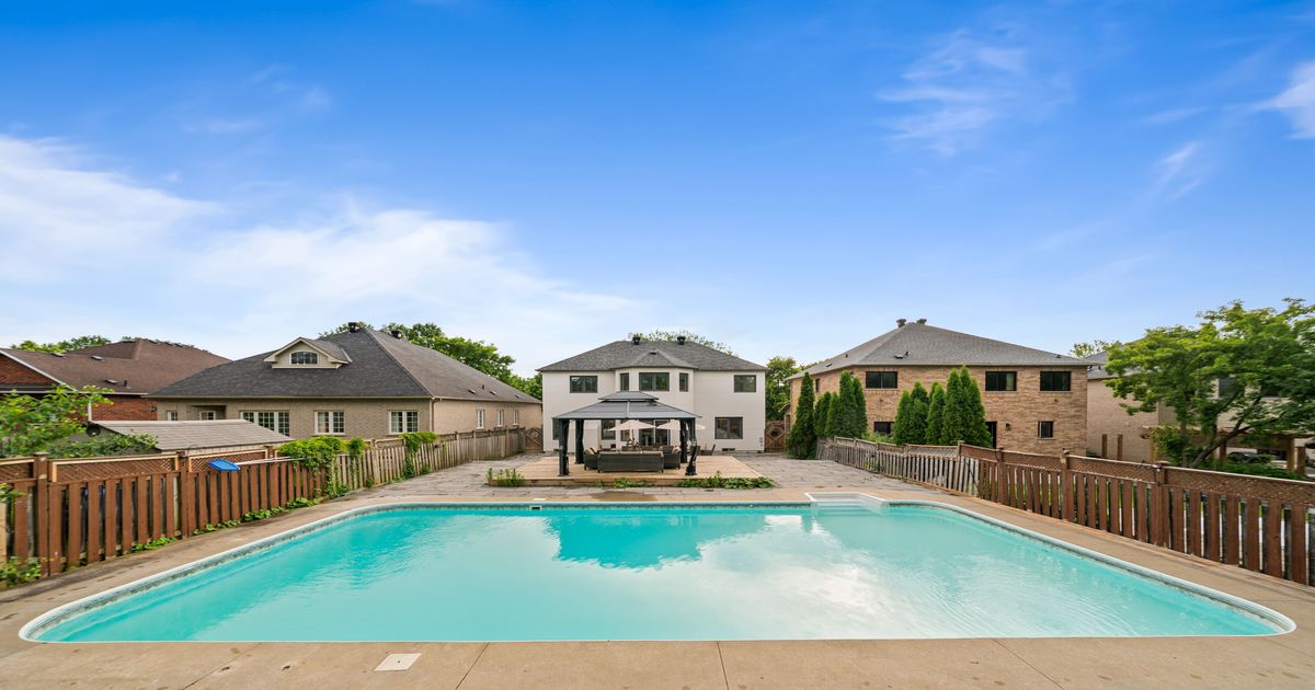 35 Benville Crescent Aurora