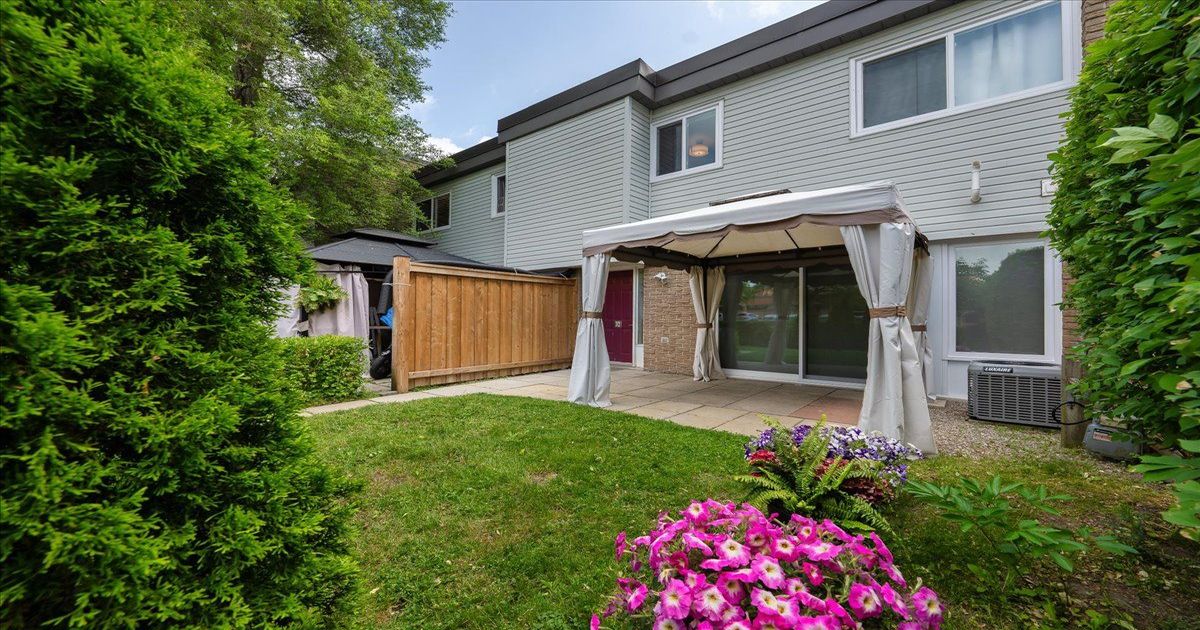32 Springfair Avenue Aurora