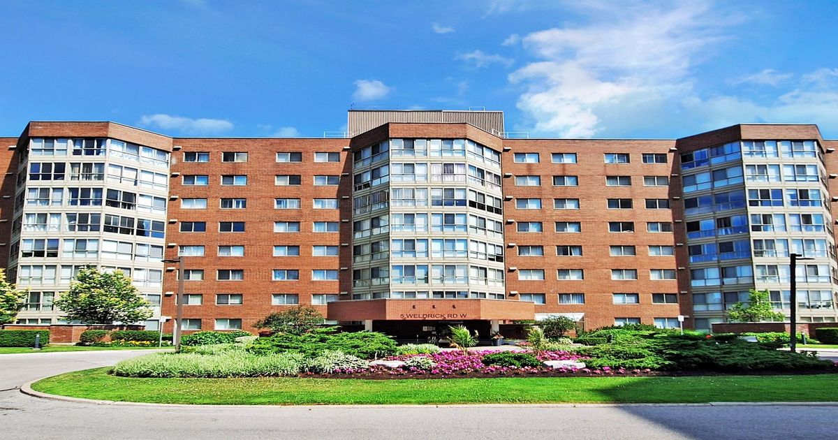 5 Weldrick Road W Richmond Hill