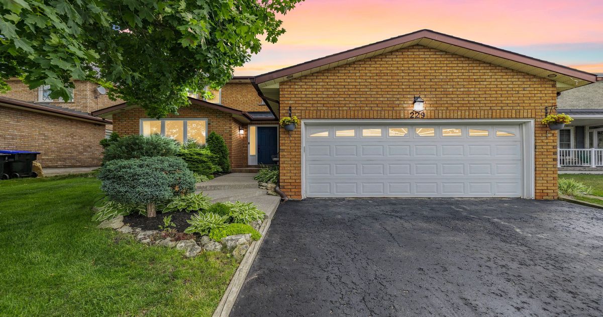 229 Miller Park Avenue Bradford West Gwillimbury