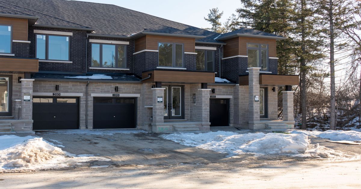 199 Grand Trunk Avenue Vaughan