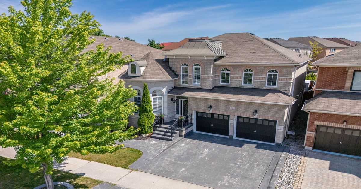 32 Albert Roffey Crescent Markham