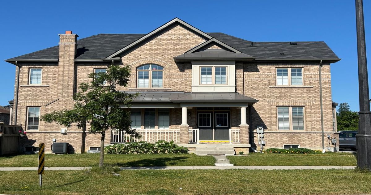 105 Algoma Drive N Vaughan