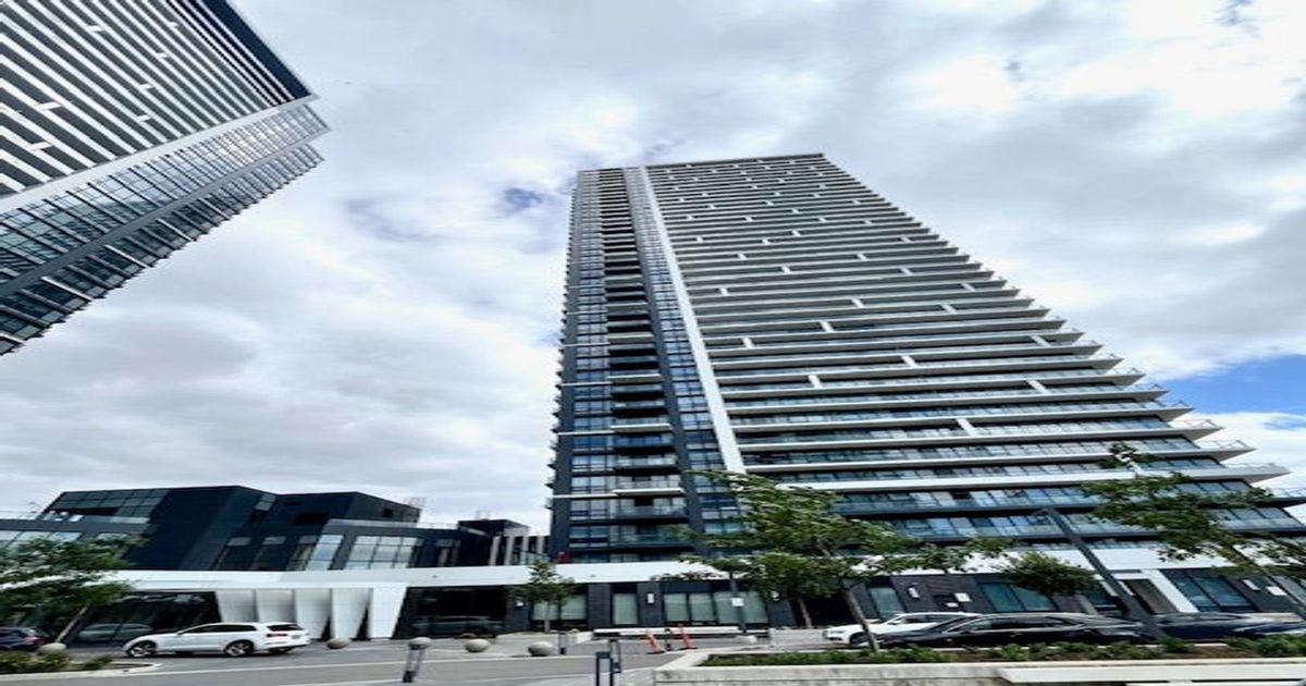 8 WATER WALK Drive Markham
