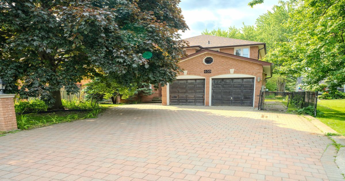 659 Sixteenth Avenue Richmond Hill