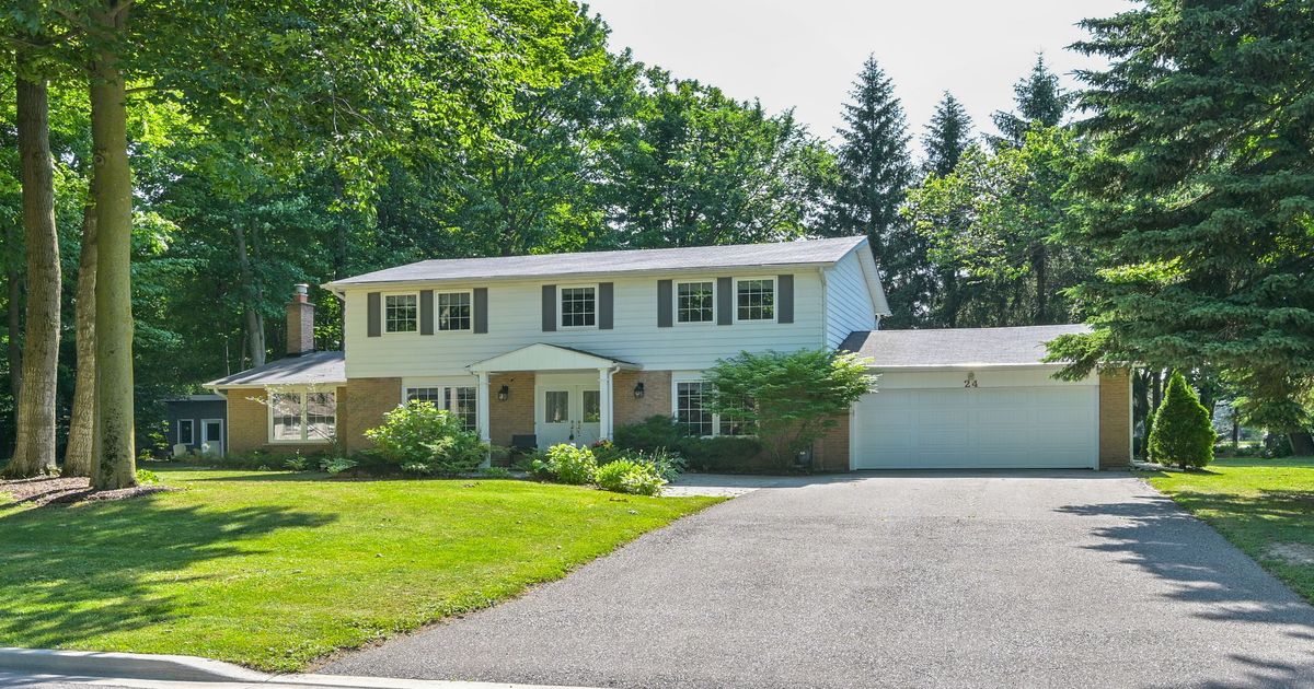 24 Cedarwood Crescent King