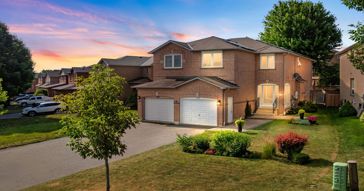 582 Walpole Crescent Newmarket