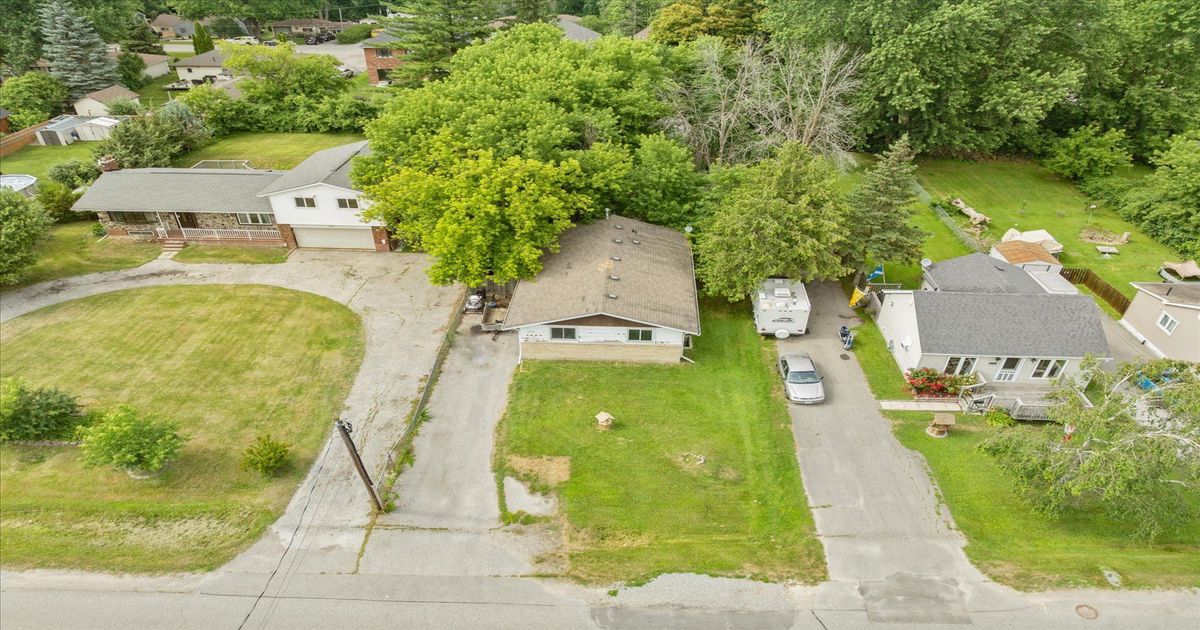 162 Bayview Avenue Georgina