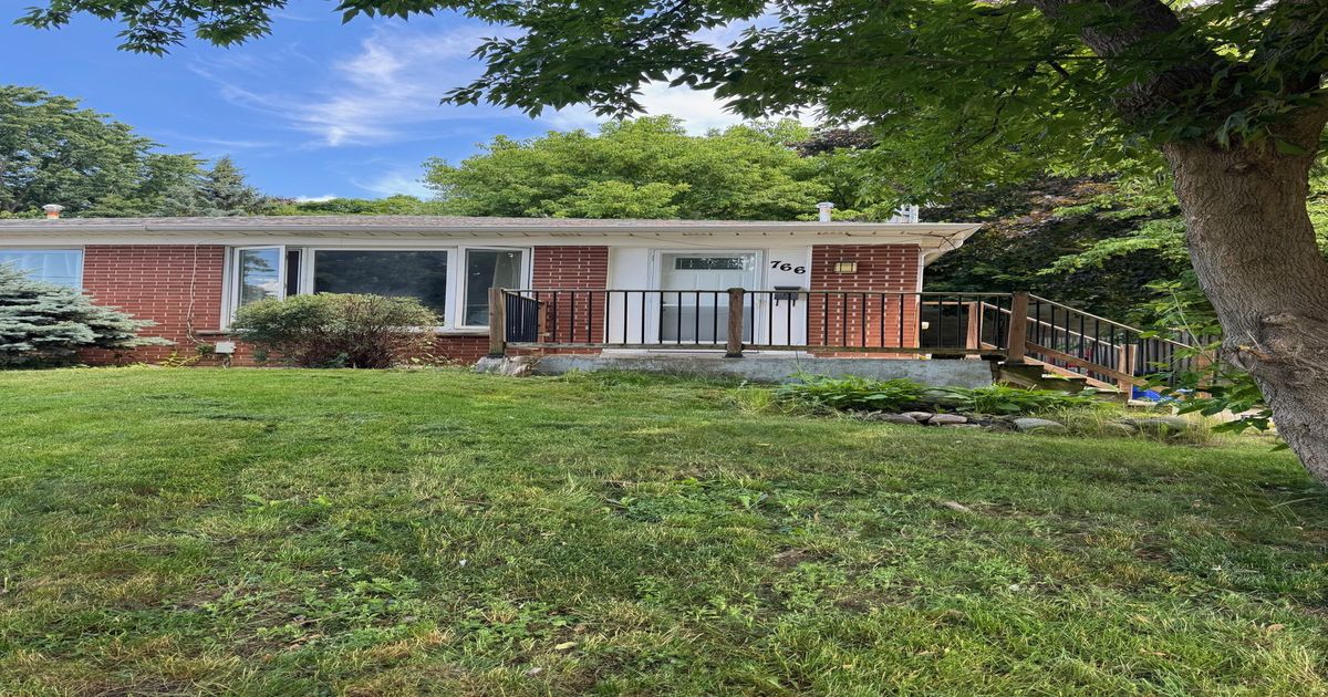 766 Sunnypoint Drive Newmarket