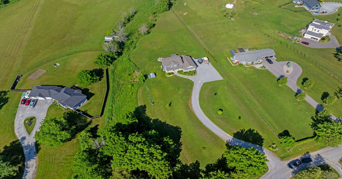 185 Riverbank Drive Georgina