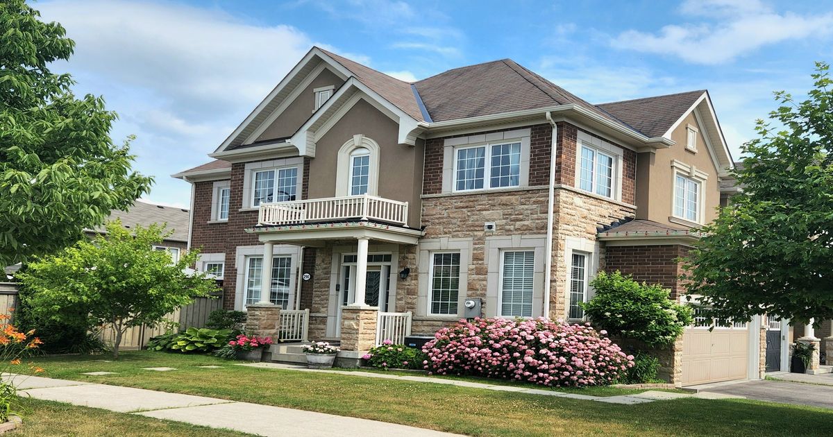 290 Thomas Phillips Drive Aurora