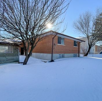 Residential 74 Clark Avenue E Markham For {
  "id": "N12291618-VOW",
  "Restricted": 1,
  "Active": 0,
  "Sold": 1,
  "Acreage": null,
  "Address": "74 Clark Avenue E",
  "AirConditioning": "Central Air",
  "ApproxAge": "",
  "ApproxSquareFootage": "1100-1500",
  "Area": "York",
  "AreaCode": "",
  "Basement": "None",
  "Bedrooms": 3,
  "BedroomsPlus": 0,
  "Blob": "apostrophemlsphoto",
  "BuildingAmenities": "",
  "BuildingAreaTotal": "",
  "BuildingAreaUnits": "",
  "BuildingInsuranceIncluded": null,
  "Board": "Toronto Regional Real Estate Board",
  "ClassSearch": "Residential",
  "CentralVac": "False",
  "ClosedDate": "2025-09-01T00:00:00Z",
  "CoListAgentEmail": null,
  "CoListAgentID": null,
  "CoListAgentName": null,
  "CoListAgentDesignation": null,
  "CoListAgentPhone": null,
  "CoListOfficeID": null,
  "CoListOfficeName": "",
  "CommercialCondoFees": 0,
  "Community": "Thornhill",
  "CommunityCode": null,
  "Condition": "",
  "ConditionalExpirydate": "0001-01-01T00:00:00Z",
  "ContractDate": "2025-07-17",
  "DaysOnMarket": 40,
  "DirectionsCrossStreets": "Yonge/Clark",
  "DisplayAddressOninternet": "True",
  "DistributeToInternetPortals": "True",
  "Elevator": "",
  "Extras": "",
  "ExpiryDate": "2025-12-31T00:00:00Z",
  "FireplaceStove": "False",
  "Furnished": "Unfurnished",
  "GarageSpaces": 1,
  "GarageType": "Attached",
  "HeatType": "Forced Air",
  "HeatSource": "Gas",
  "IDX": "Y",
  "Kitchens": 1,
  "KitchensPlus": 0,
  "Latitude": 43.808872,
  "LastStatus": "Lsd",
  "Lease": "",
  "LeaseFrequency": "",
  "LeaseTerm": "12 Months",
  "Level": null,
  "ListAgentEmail": null,
  "ListAgentID": null,
  "ListAgentName": null,
  "ListAgentDesignation": null,
  "ListAgentPhone": null,
  "ListBrokerage": "CENTURY 21 NEW CONCEPT",
  "ListOfficeID": "20002200",
  "ListOfficePhone": null,
  "ListAOR": null,
  "ListingEntryDate": "2025-07-17T17:30:23Z",
  "ListPrice": 3200,
  "Longitude": -79.415715,
  "LotDepth": 0,
  "LotFront": 0,
  "LotSizeCode": "",
  "MLS": "N12291618",
  "MLSNumber": "N12291618",
  "MLSStatus": "U",
  "MLSLastStatus": "Lsd",
  "MoveInDate": "",
  "Municipality": "Markham",
  "MunicipalityCode": "",
  "MunicipalityDistrict": "Markham",
  "OpenHouseDate1": "0001-01-01T00:00:00Z",
  "OpenHouseDate2": "0001-01-01T00:00:00Z",
  "OpenHouseDate3": "0001-01-01T00:00:00Z",
  "OpenHouseFrom1": null,
  "OpenHouseFrom2": null,
  "OpenHouseFrom3": null,
  "OpenHouseTo1": null,
  "OpenHouseTo2": null,
  "OpenHouseTo3": null,
  "OriginalPrice": 3200,
  "ParkingSpaces": 2,
  "PetsPermitted": "",
  "PhotoCount": 31,
  "Pool": "None",
  "PostalCode": "L3T 1S5",
  "PropertyType": "Residential",
  "PropertyTypeSearch": "Residential",
  "PropertySubType": "Detached",
  "PropertySubTypeSearch": "Single Family",
  "PropertyStyleSearch": "Bungalow",
  "Province": "ON",
  "RemarksForClients": "*Amazing Cozy House in Prime Location Of Thornhill*Totally Renovated 3 Years New With 3 Bed Rooms, 2 Full Bathrooms*Open Concept New Kitchen W/Breakfast Area*New Kitchen Cabinets, New Under-Mount Sink, Custom Backsplash*Transit For Easy Access Living*Steps to Yonge St. Bus Stop, Shopping Centre, Subway*Excellent Amenities: All Kinds Of Restaurants, Shops, Banks*Main Floor Rent Only*Tenants Pays 60% of Total Utilities, Responsible for Lawn Maintenance & Snow Cleaned*",
  "Retirement": "0",
  "SaleLease": "Lease",
  "SoldDate": "2025-08-26T00:00:00Z",
  "SoldPrice": "3200",
  "Sewers": "Sewer",
  "Source": "VOW",
  "SPLP": 100,
  "SqFtTotal": null,
  "SqFtRangeMin": 1100,
  "SqFtRangeMax": 1500,
  "Status": "U",
  "StreetNumber": "74",
  "StreetAbbreviation": "Avenue",
  "StreetDirection": "E",
  "StreetName": "Clark",
  "Style": "Bungalow",
  "SuspendedDate": "0001-01-01T00:00:00Z",
  "Taxes": 0,
  "TaxYear": "",
  "TerminatedDate": "0001-01-01T00:00:00Z",
  "TimestampSql": "2025-09-02T19:44:00Z",
  "TotalArea": "0",
  "TotalParkingSpaces": 1,
  "Type": "Detached",
  "TypeSearch": "Detached",
  "UnitNumber": "Main",
  "VirtualTourURL": "",
  "Washrooms": 2,
  "Water": null,
  "Waterfront": "",
  "WaterIncluded": "",
  "YearBuilt": null,
  "Zoning": "",
  "Geometry": "43.808872,-79.415715",
  "RTimestampSql": "2025-09-02T20:56:23Z"
}.(string)property[
